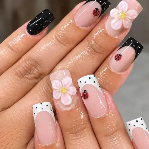 Lady bug Nails🐞