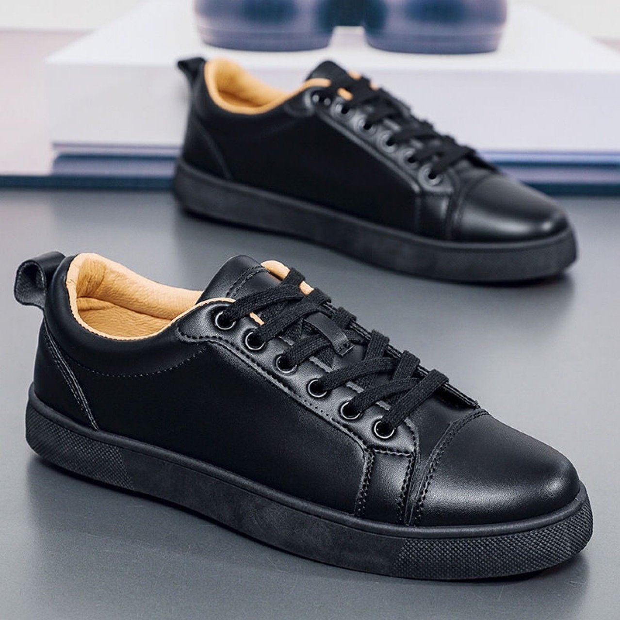 European Design Red Sole Men's Lace-Up Casual Shoes Wholesale Male Boys Sneakers Fashion Trendy Black Man Sports Shoes White