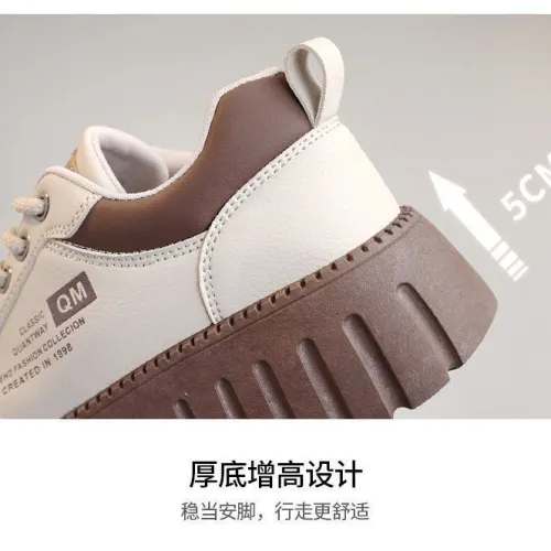 WOMEN’S SNEAKERS 