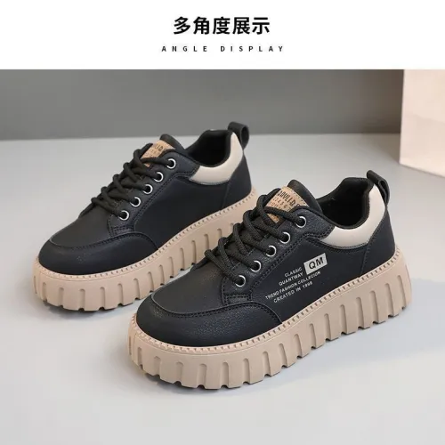 WOMEN’S SNEAKERS 