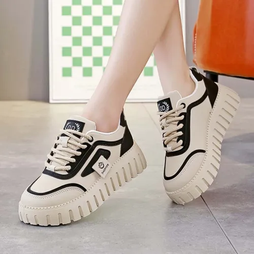 WOMEN’S SNEAKERS 