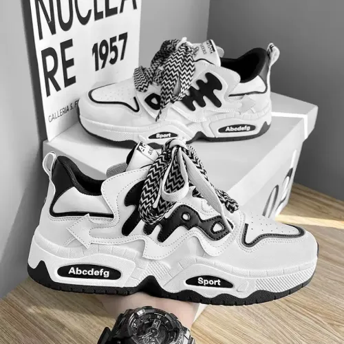 SNEAKERS 