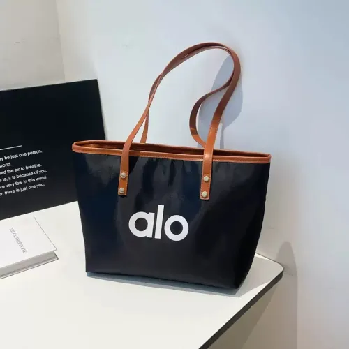 LADIES HANDBAG 